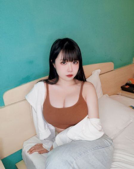 美剧《偷偷》免费观看